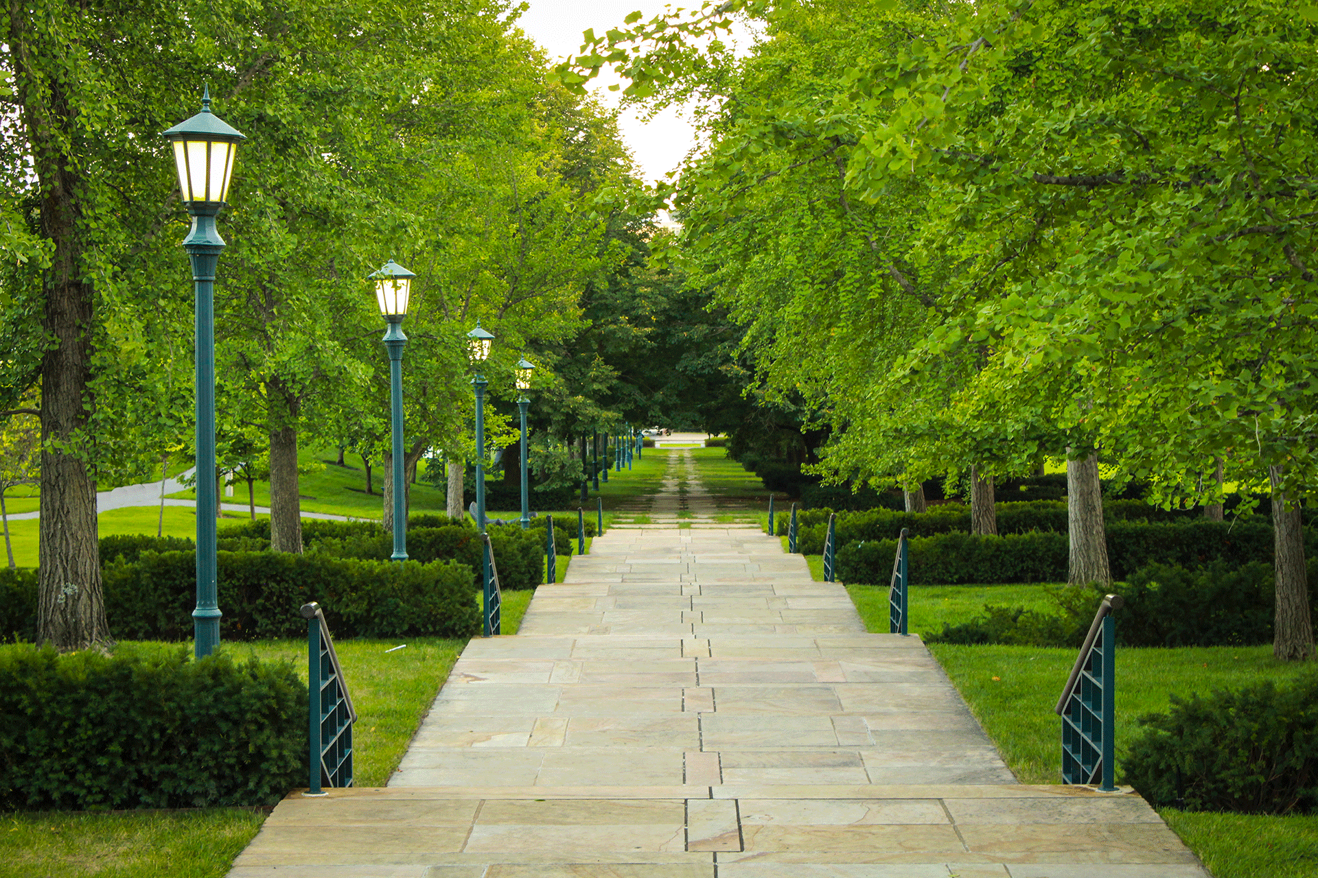 Green-footpath-outdoor-Nelson-Atkins-Museum-WEB.png