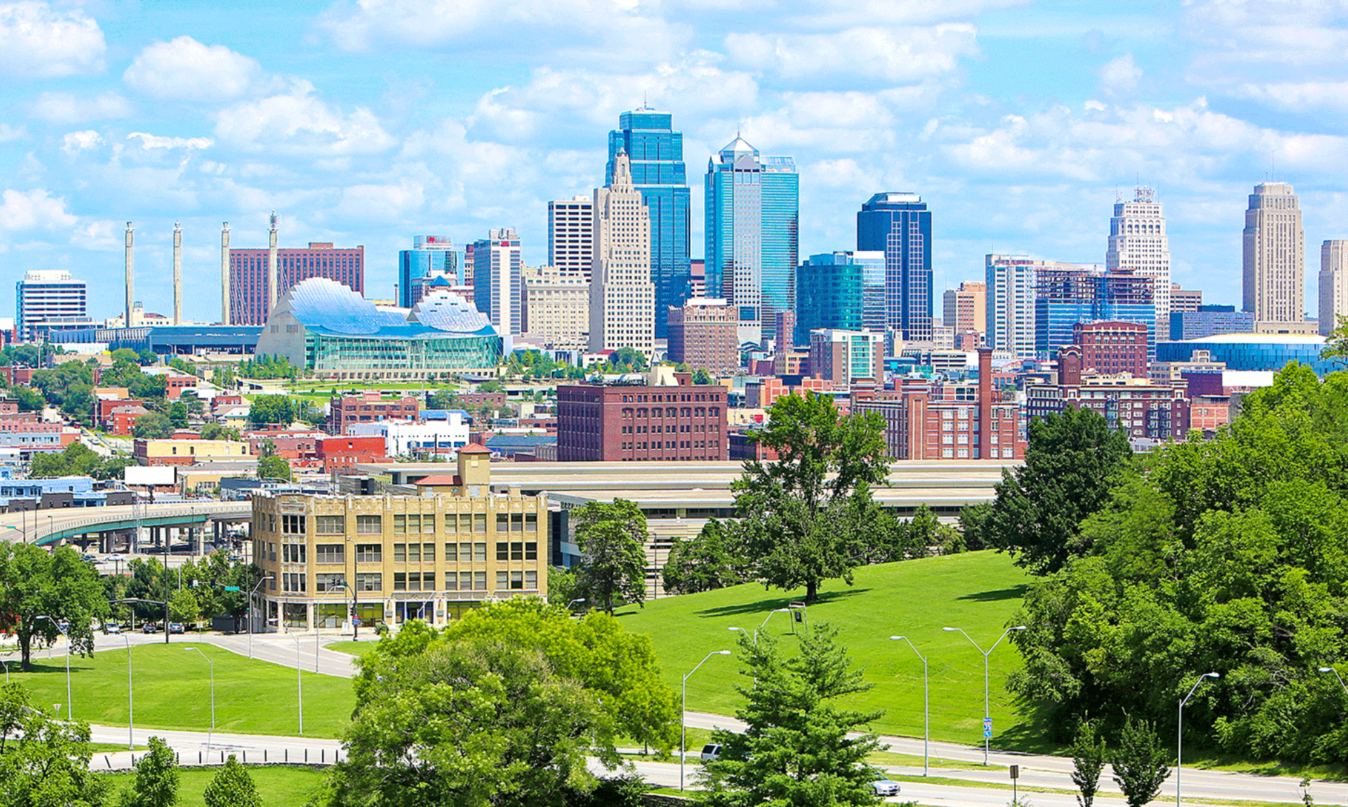 Kansas City, Missouri Skyline with lake.